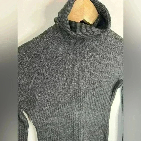 Babaton Aritzia Womens Grey Ribbed Capsule Wardrobe Wool Timeless Turtleneck XS - Picture 11 of 11